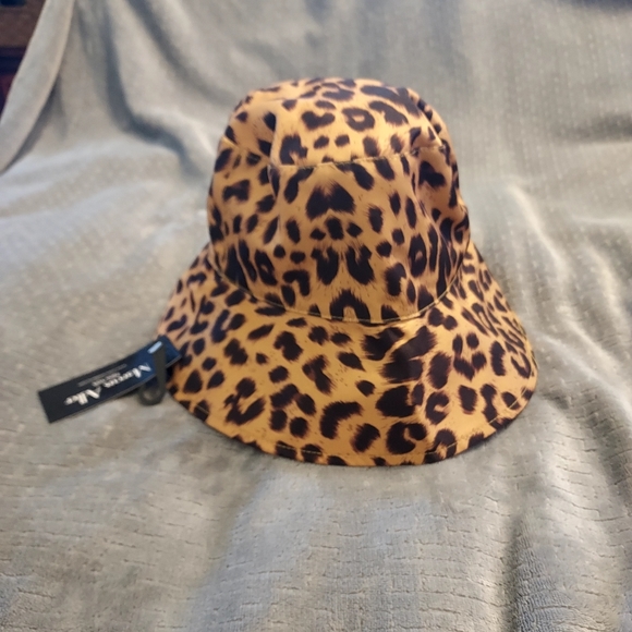 Marcus Adler Womens Leopard Bucket Hat OS Mobwife NWT - Picture 2 of 7
